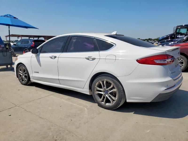 3FA6P0RU2KR223693 - 2019 FORD FUSION TITANIUM Weiß Foto 2