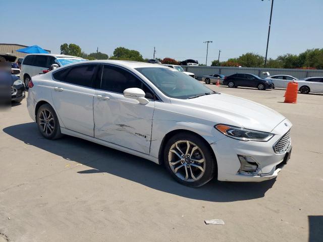 3FA6P0RU2KR223693 - 2019 FORD FUSION TITANIUM Weiß Foto 4