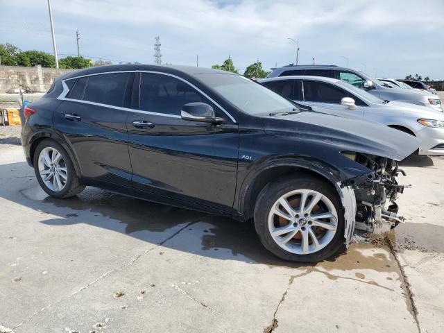 SJKCH5CP3JA060147 - 2018 INFINITI QX30 BASE Черный фото 4