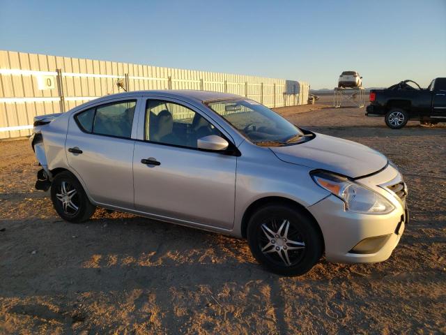 3N1CN7AP9GL907672 - 2016 NISSAN VERSA S SILVER photo 4