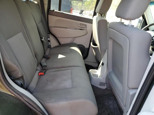 1J8GN28K18W179877 - 2008 JEEP LIBERTY SPORT GREEN photo 11