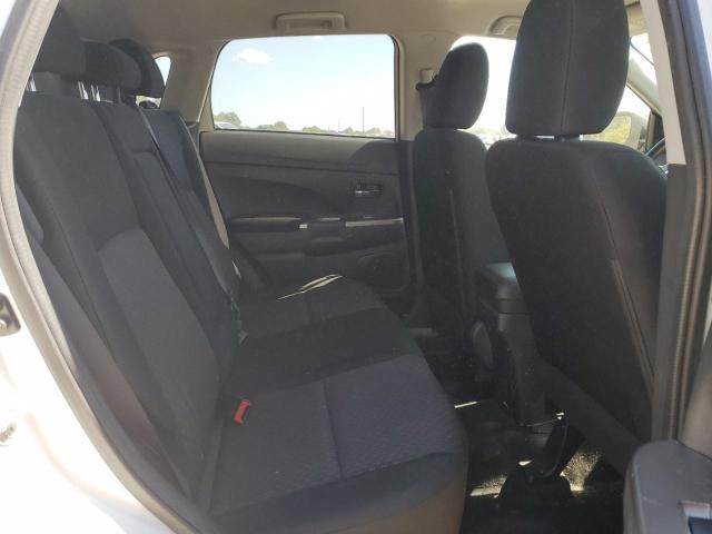 JA4AP3AU1KU028298 - 2019 MITSUBISHI OUTLANDER ES WHITE photo 11