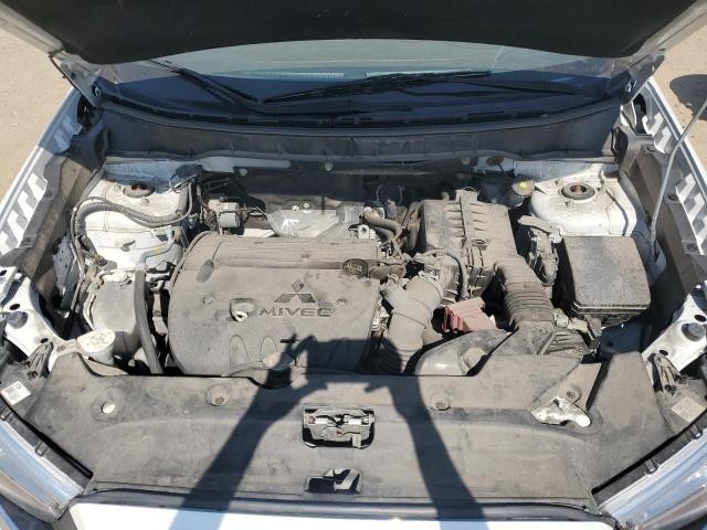 JA4AP3AU1KU028298 - 2019 MITSUBISHI OUTLANDER ES WHITE photo 12