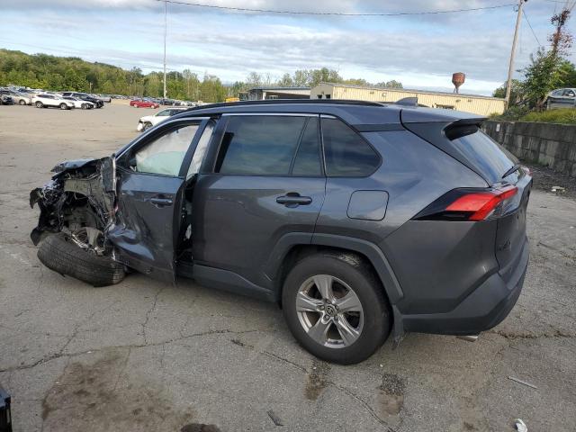 2T3P1RFV9NC314608 - 2022 TOYOTA RAV4 XLE GRAY photo 2
