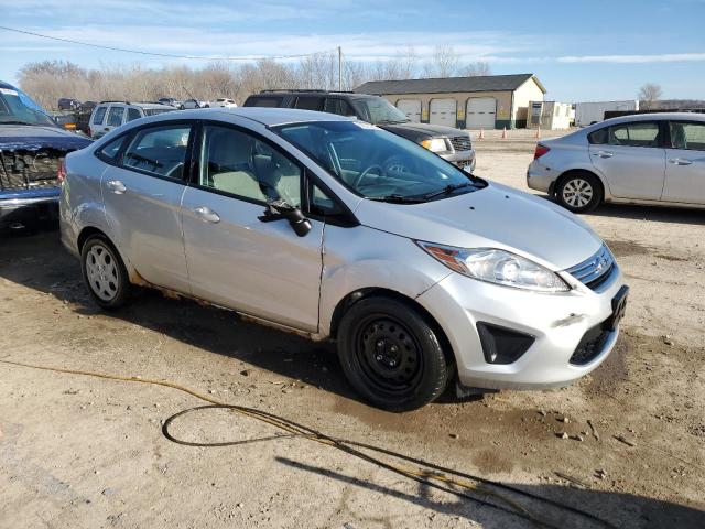 3FADP4BJ6DM107749 - 2013 FORD FIESTA SE SILVER photo 4