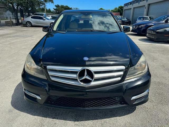 WDDGF4HB0CA644127 - 2012 MERCEDES-BENZ C 250 BLACK photo 5