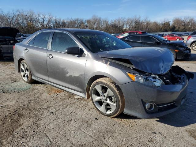 4T1BK1FK4EU537662 - 2014 TOYOTA CAMRY SE GRAY photo 4