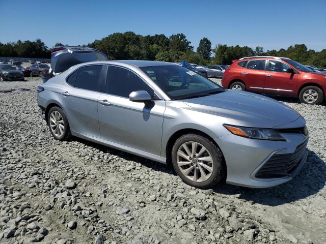 4T1C11AK3NU637945 - 2022 TOYOTA CAMRY LE ნაცრისფერი ფოტო 4