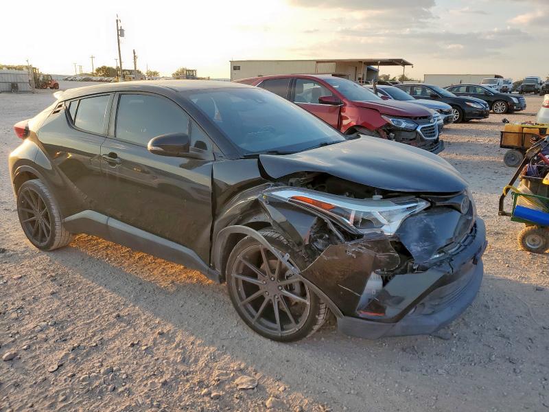 NMTKHMBX3JR039939 - 2018 TOYOTA C-HR XLE Schwarz Foto 4