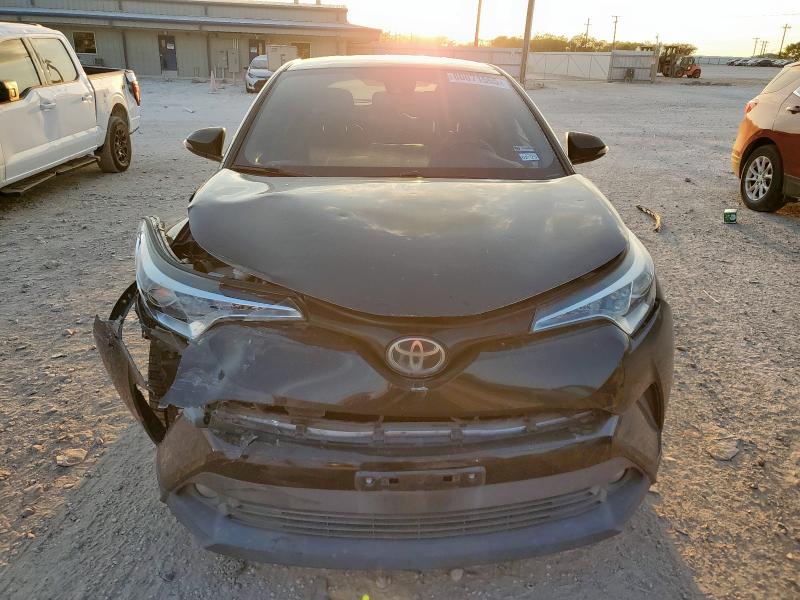 NMTKHMBX3JR039939 - 2018 TOYOTA C-HR XLE Schwarz Foto 5