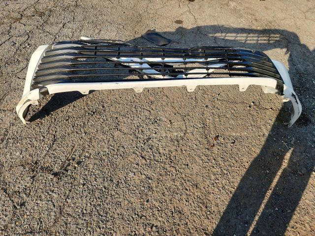 4T1B11HK6KU260119 - 2019 TOYOTA CAMRY L WHITE photo 12