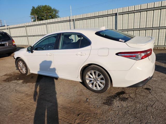 4T1B11HK6KU260119 - 2019 TOYOTA CAMRY L WHITE photo 2