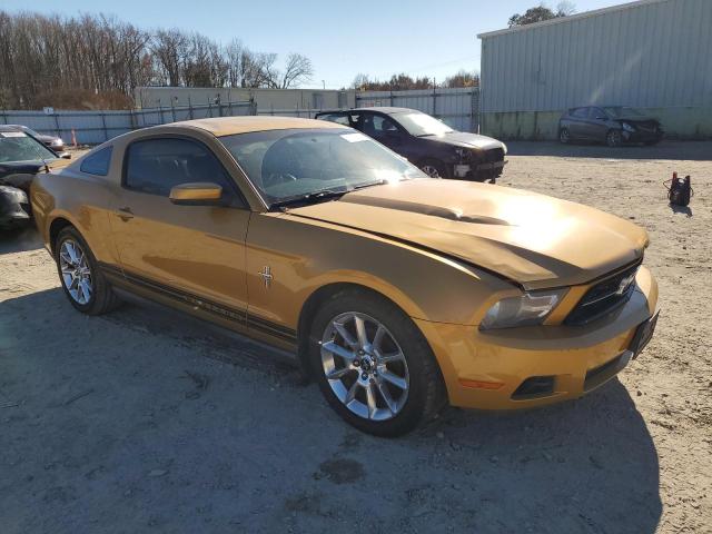 1ZVBP8AN6A5176209 - 2010 FORD MUSTANG GOLD photo 4