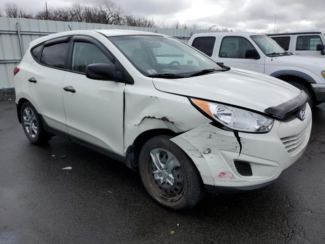 KM8JT3AB3CU390338 - 2012 HYUNDAI TUCSON GL WHITE photo 4