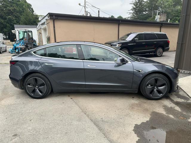 5YJ3E1EB1JF119497 - 2018 TESLA MODEL 3 ნაცრისფერი ფოტო 13