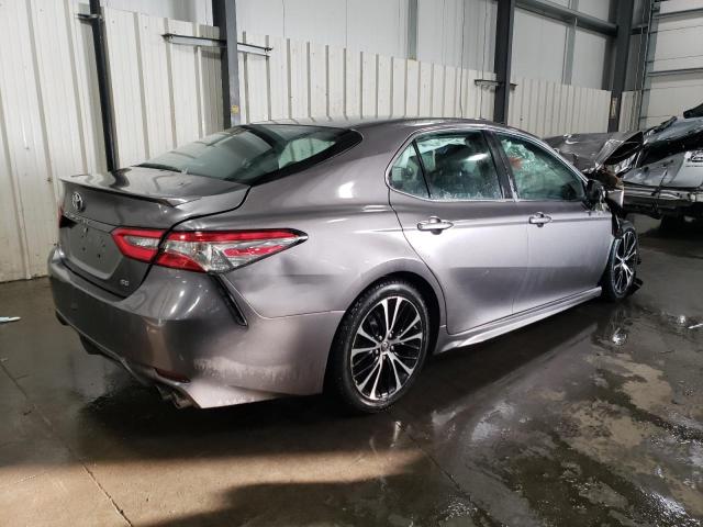 4T1B11HK1JU047402 - 2018 TOYOTA CAMRY L GRAY photo 3