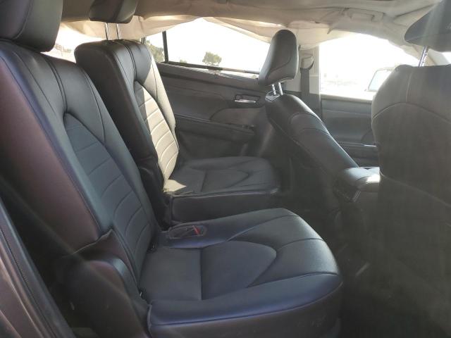 5TDHZRAH9NS123365 - 2022 TOYOTA HIGHLANDER XLE ნაცრისფერი ფოტო 11