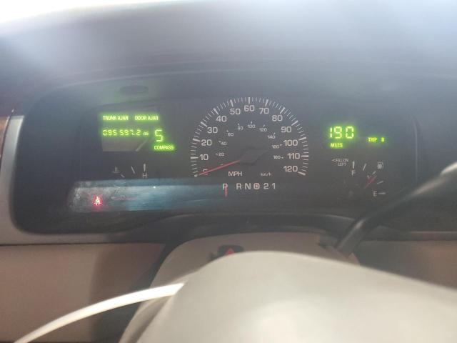 1LNHM82WX2Y636139 - 2002 LINCOLN TOWN CAR SIGNATURE Silber Foto 9