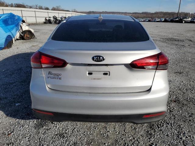 3KPFK4A75JE226664 - 2018 KIA FORTE LX SILVER photo 6