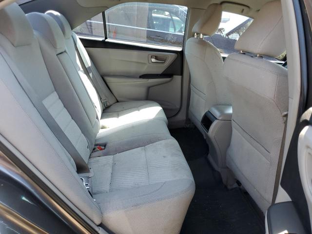 4T4BF1FK3FR465736 - 2015 TOYOTA CAMRY LE 灰色 照片 10