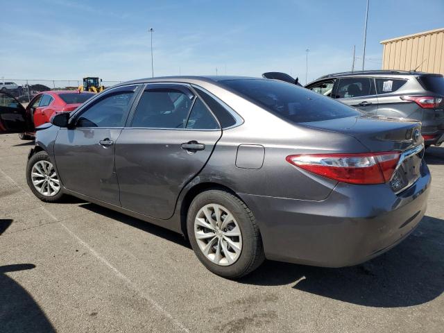 4T4BF1FK3FR465736 - 2015 TOYOTA CAMRY LE 灰色 照片 2