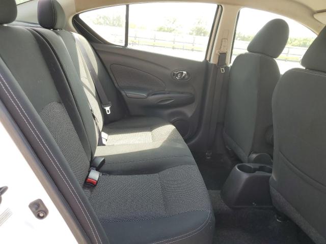 3N1CN7APXJL853998 - 2018 NISSAN VERSA S 白色 照片 10