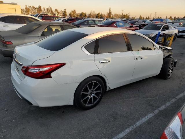 1N4AL3AP2HC475142 - 2017 NISSAN ALTIMA 2.5 WHITE photo 3