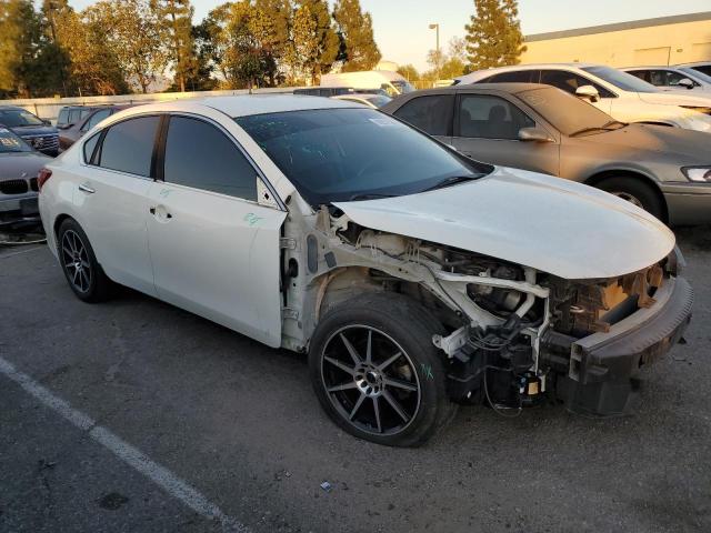 1N4AL3AP2HC475142 - 2017 NISSAN ALTIMA 2.5 WHITE photo 4