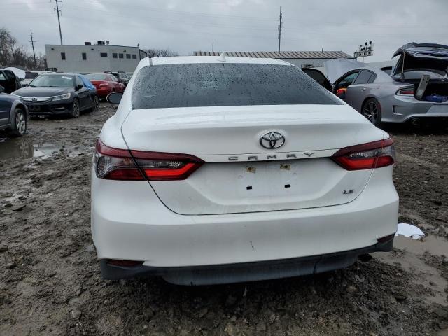 4T1C11AK5NU638465 - 2022 TOYOTA CAMRY LE WHITE photo 6