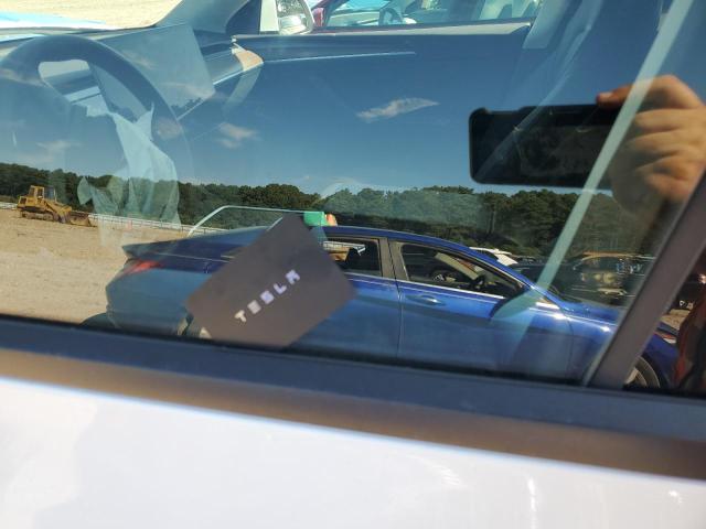 7SAYGDEE3RF199525 - 2024 TESLA MODEL Y Ақ фото 12