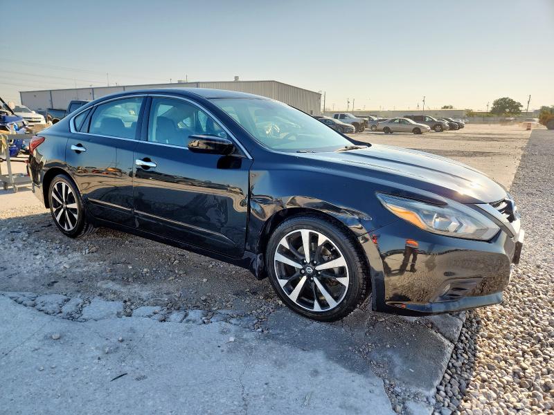 1N4AL3AP0JC111002 - 2018 NISSAN ALTIMA 2.5 Чорний фото 4