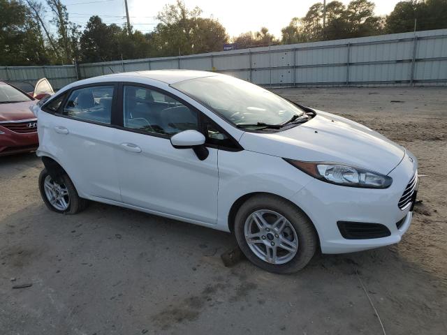 3FADP4BJ8KM102825 - 2019 FORD FIESTA SE WHITE photo 4