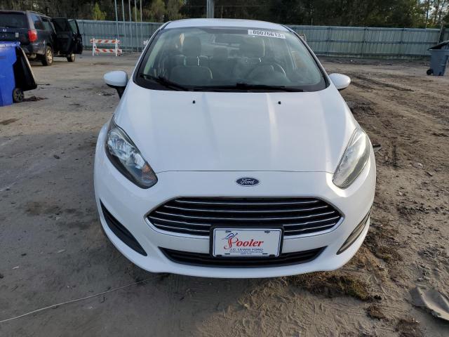 3FADP4BJ8KM102825 - 2019 FORD FIESTA SE WHITE photo 5