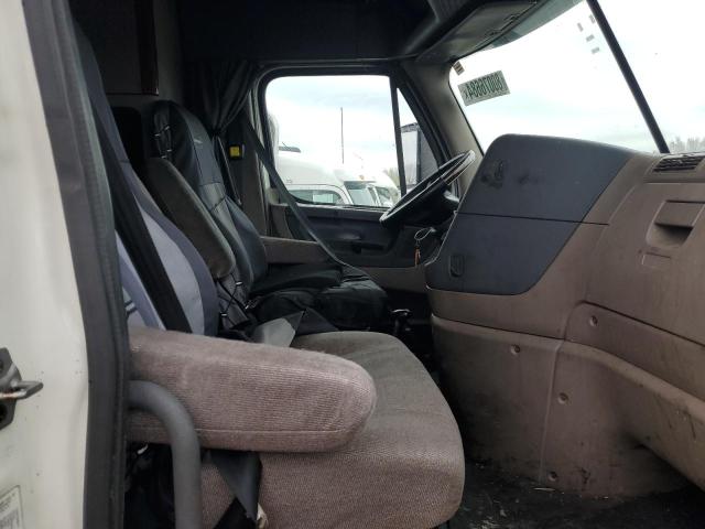 1FUJGLBG9CSBM1813 - 2012 FREIGHTLINER CASCADIA 125 白色 照片 5