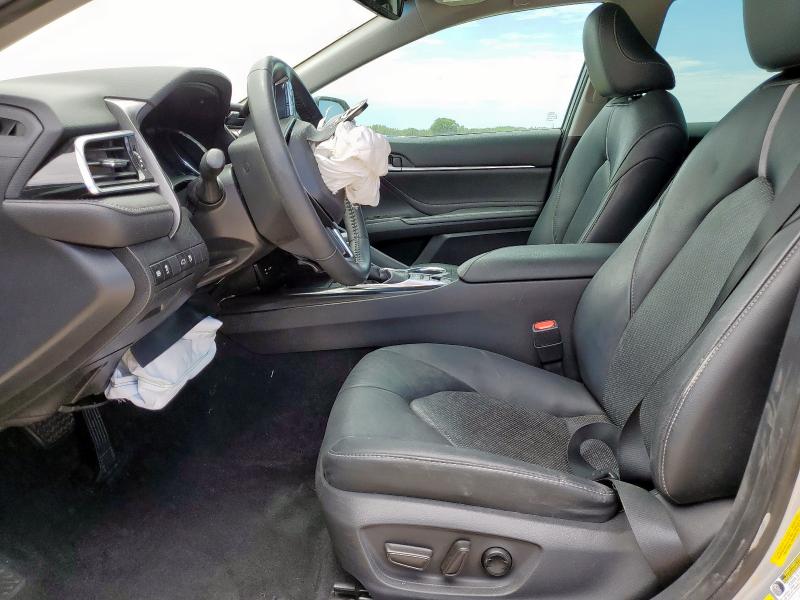 4T1B61HK8JU130519 - 2018 TOYOTA CAMRY XSE SILVER photo 14