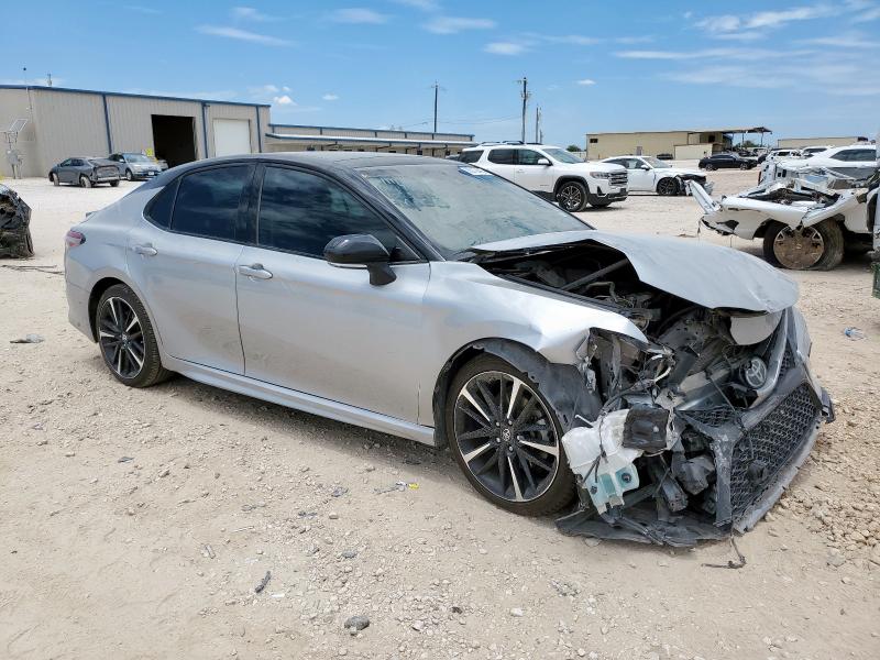 4T1B61HK8JU130519 - 2018 TOYOTA CAMRY XSE SILVER photo 7