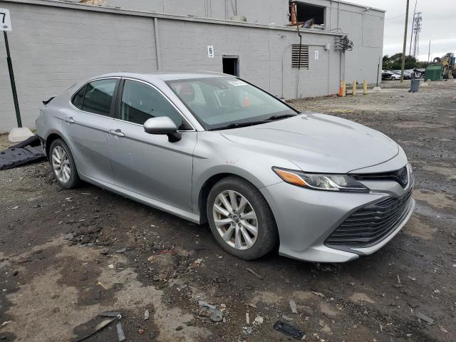 4T1B11HK6KU268253 - 2019 TOYOTA CAMRY L SILVER photo 4