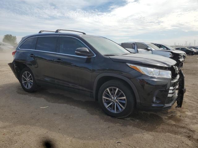 5TDJZRFH3KS590688 - 2019 TOYOTA HIGHLANDER SE BLACK photo 4