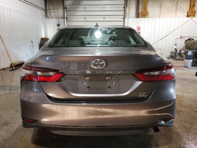 4T1C11BK4NU056632 - 2022 TOYOTA CAMRY LE GRAY photo 6