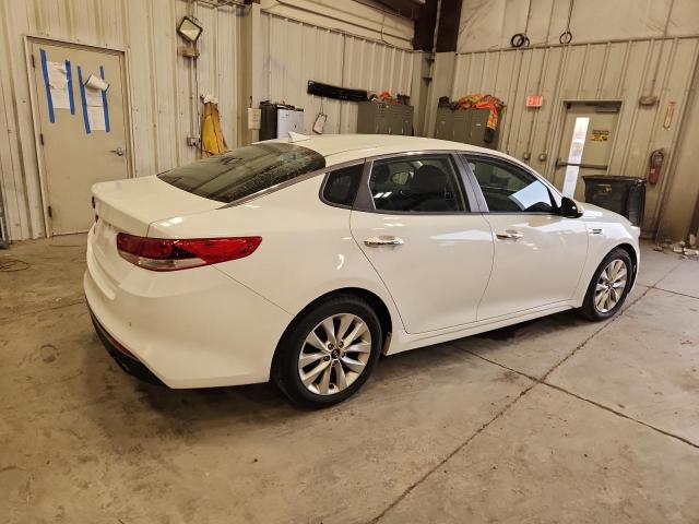 5XXGT4L39JG252672 - 2018 KIA OPTIMA LX 白色 照片 3