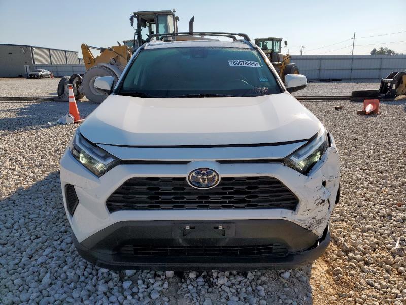JTMRWRFVXPD182497 - 2023 TOYOTA RAV4 XLE თეთრი ფოტო 5