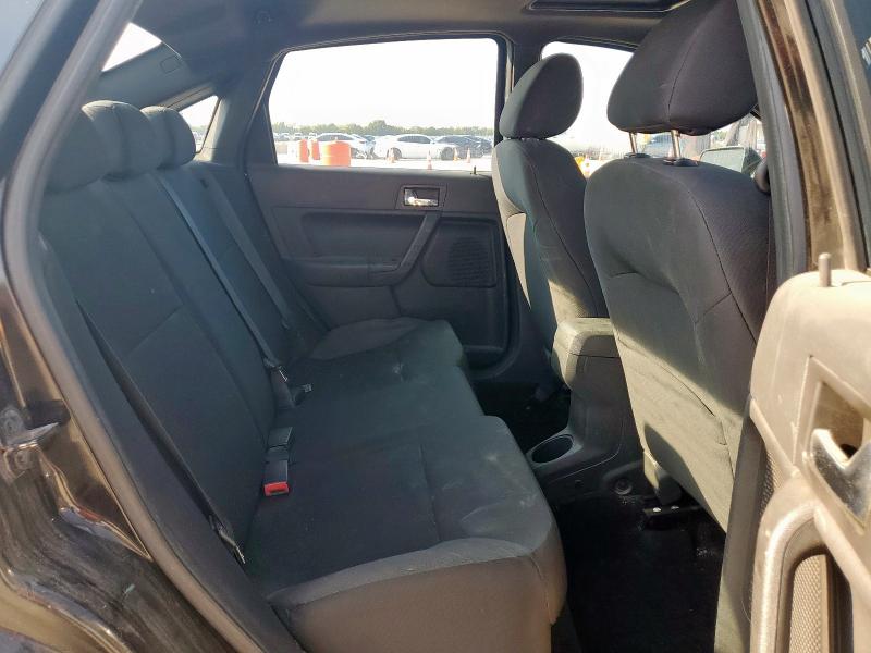 1FAHP3GN2BW189614 - 2011 FORD FOCUS SES BLACK photo 10