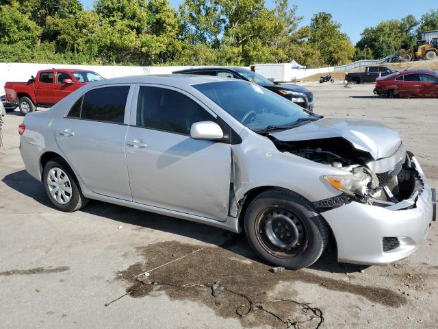 2T1BU4EE9AC464775 - 2010 TOYOTA COROLLA BASE SILVER photo 4