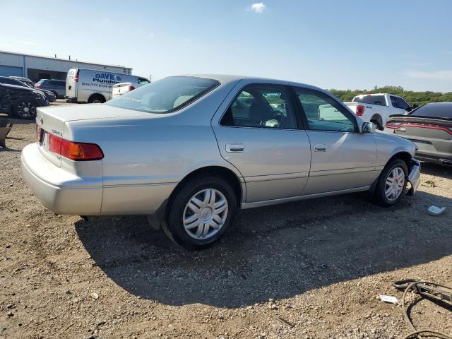 4T1BF22K91U124811 - 2001 TOYOTA CAMRY LE 银色 照片 3