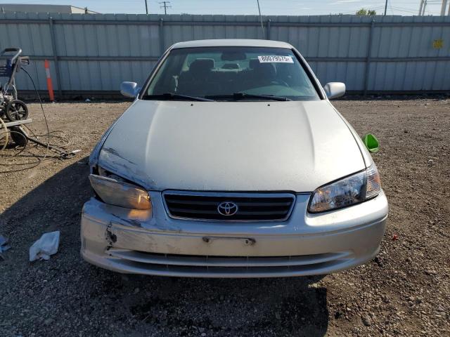 4T1BF22K91U124811 - 2001 TOYOTA CAMRY LE 银色 照片 5
