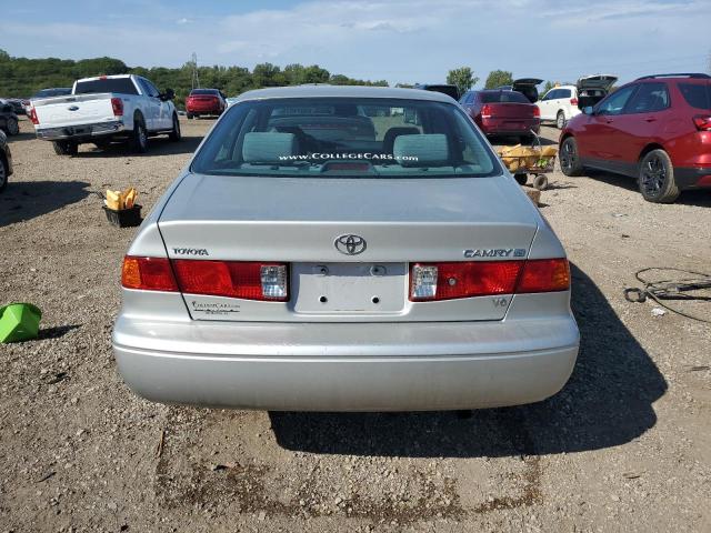 4T1BF22K91U124811 - 2001 TOYOTA CAMRY LE 银色 照片 6