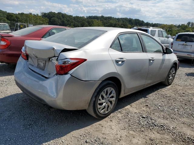2T1BURHE8JC030310 - 2018 TOYOTA COROLLA L ვერცხლისფერი ფოტო 3