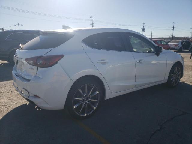 3MZBN1M37JM178973 - 2018 MAZDA 3 GRAND TOURING Білий фото 3