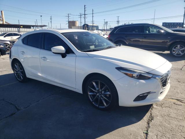 3MZBN1M37JM178973 - 2018 MAZDA 3 GRAND TOURING Білий фото 4