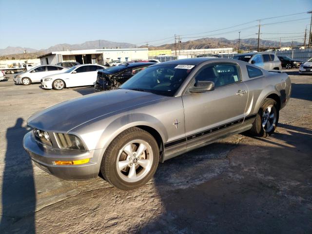 1ZVHT80N385157165 - 2008 FORD MUSTANG SILVER photo 1